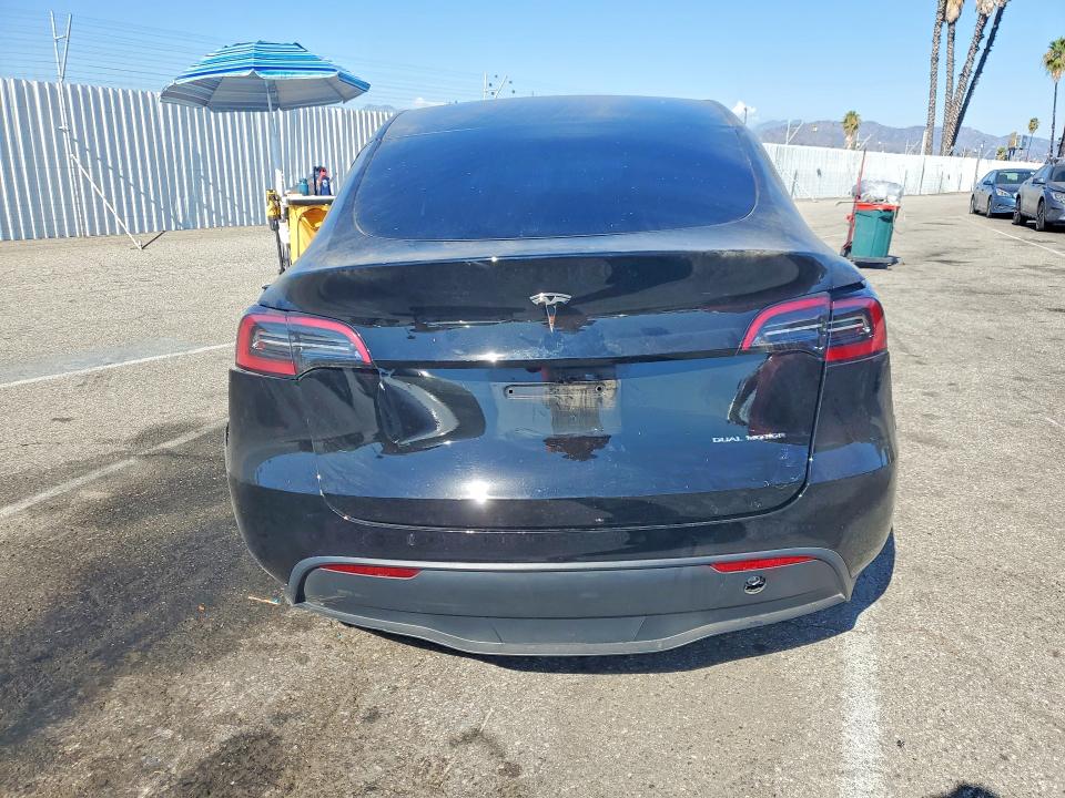 56351876 :رقم المزاد ، 7SAYGAEE7RF185593 vin ، 2024 Tesla Model Y مزاد بيع