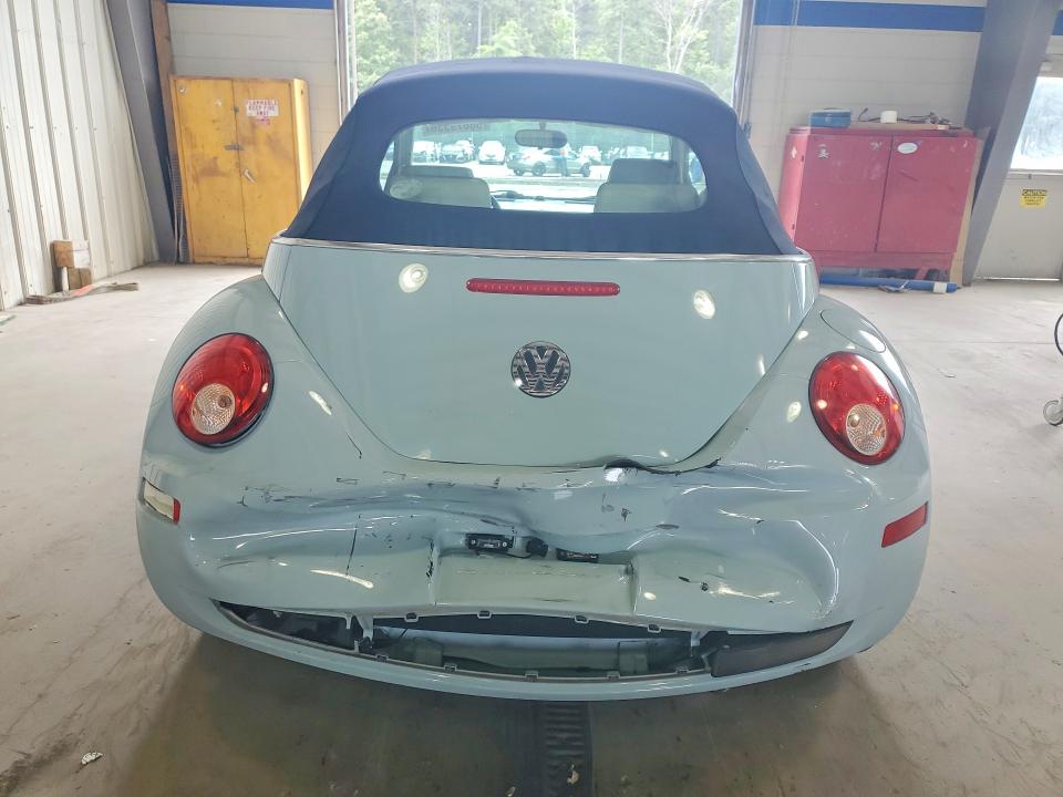 56679336 :رقم المزاد ، 3VWRW3AL9AM004933 vin ، 2010 Volkswagen New Beetle مزاد بيع