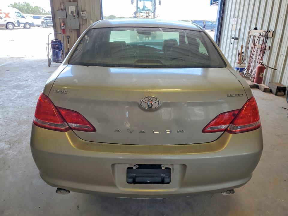 56545046 :رقم المزاد ، 4T1BK36B45U024021 vin ، 2005 Toyota Avalon مزاد بيع