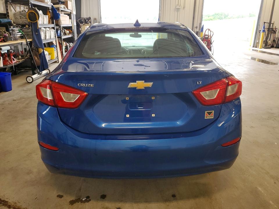 Продажа на аукционе авто 2018 Chevrolet Cruze, vin: 1G1BE5SMXJ7122826, номер лота: 58281476