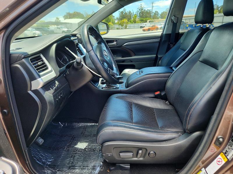 58703146 :رقم المزاد ، 5TDDZRFH5JS854635 vin ، 2018 Toyota Highlander مزاد بيع