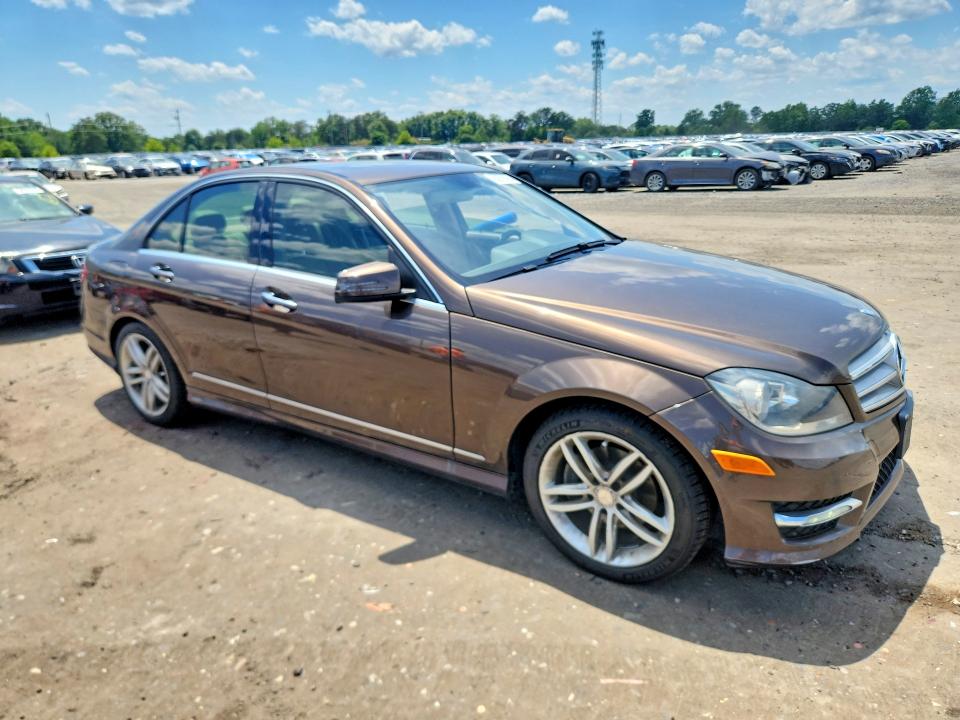 Продажа на аукционе авто 2013 Mercedes-benz C, vin: WDDGF4HB1DA828820, номер лота: 58978696