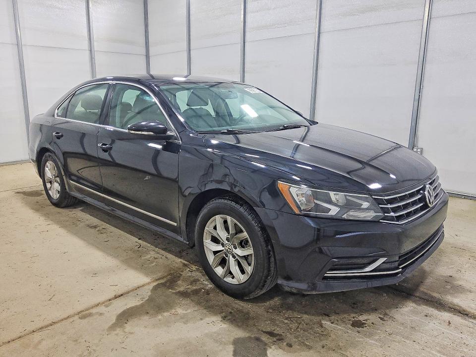 2017 Volkswagen Passat მანქანა იყიდება აუქციონზე, vin: 1VWAT7A39HC083075, აუქციონის ნომერი: 55353086