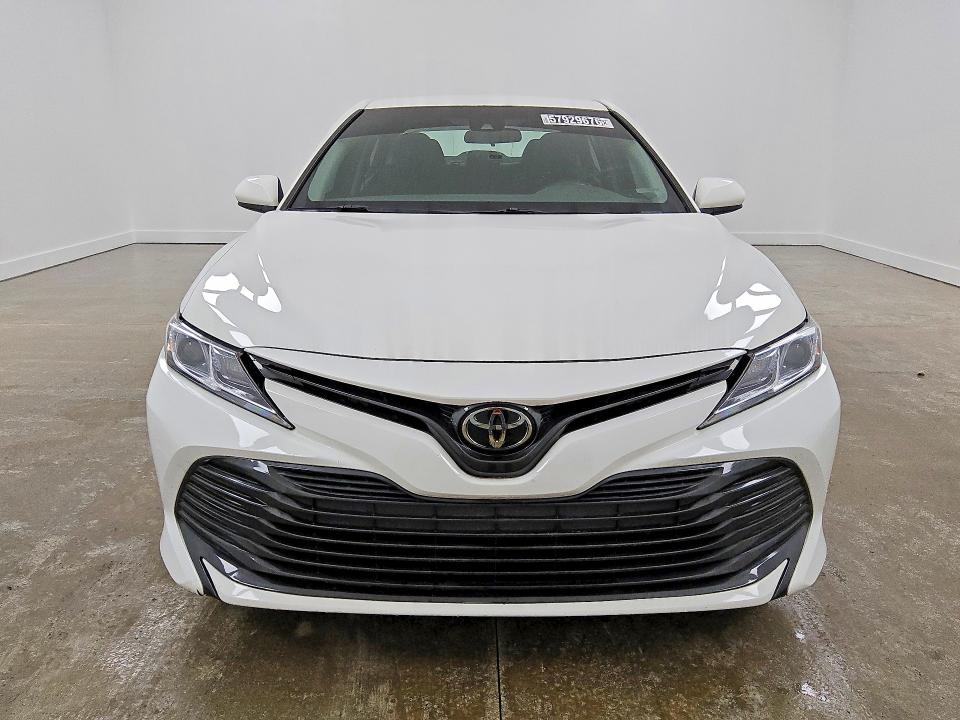 Продаж на аукціоні авто 2018 Toyota Camry, vin: 4T1B11HK1JU627961, номер лоту: 57929676