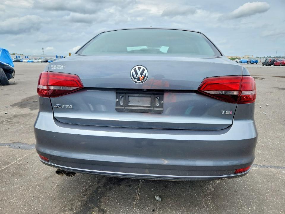 57821446 :رقم المزاد ، 3VW2B7AJXJM247346 vin ، 2018 Volkswagen Jetta مزاد بيع