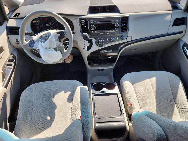 55113996 :رقم المزاد ، 5TDKK3DC7BS095102 vin ، 2011 Toyota Sienna مزاد بيع