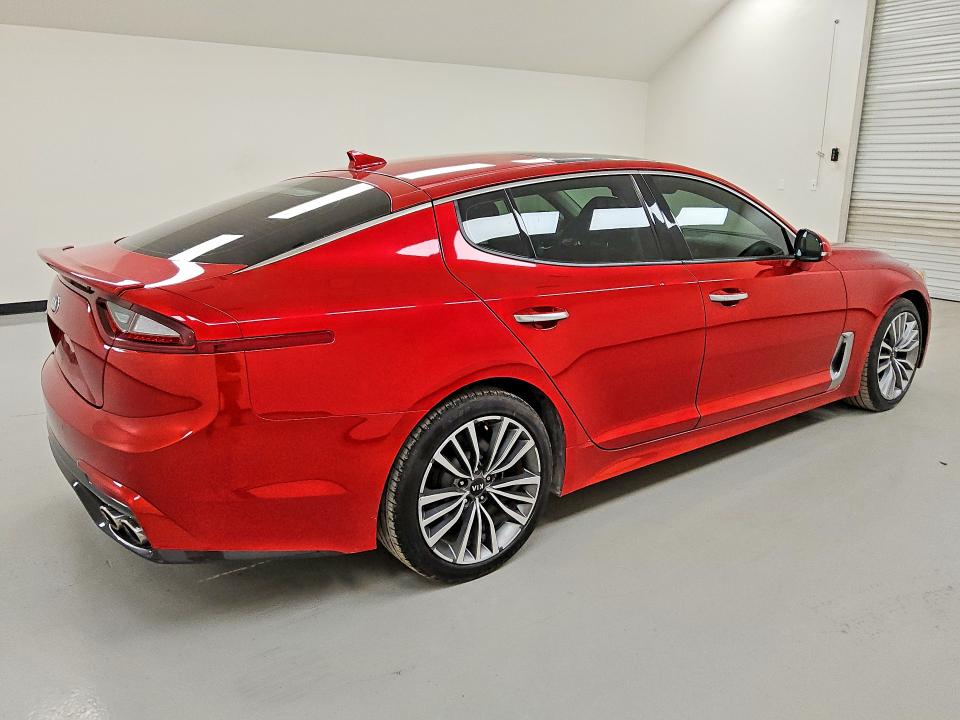 2019 Kia Stinger მანქანა იყიდება აუქციონზე, vin: KNAE25LA4K6059812, აუქციონის ნომერი: 55540686