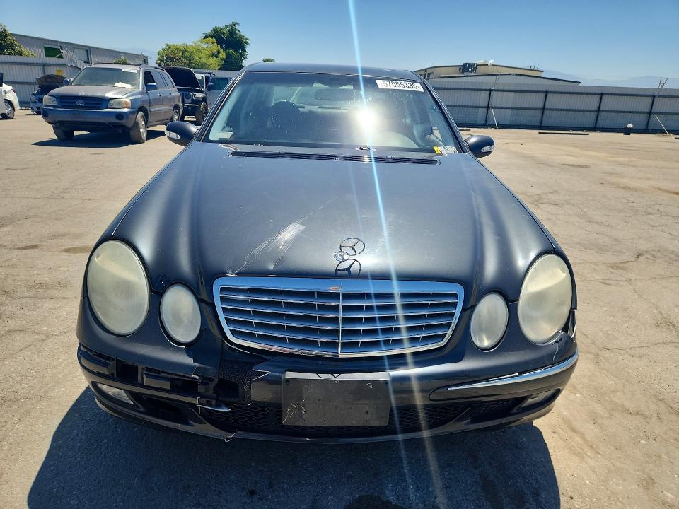 2003 Mercedes-benz E მანქანა იყიდება აუქციონზე, vin: WDBUF65J13A294817, აუქციონის ნომერი: 57065336