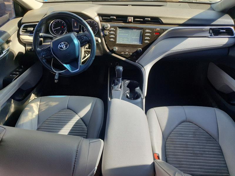58267846 :رقم المزاد ، 4T1B11HK6JU649227 vin ، 2018 Toyota Camry مزاد بيع