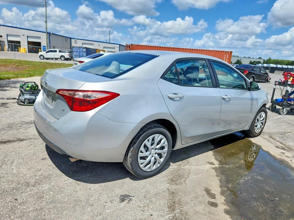 57629986 :رقم المزاد ، 5YFBURHE3KP947432 vin ، 2019 Toyota Corolla مزاد بيع