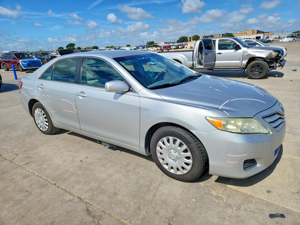 56522236 :رقم المزاد ، 4T1BF3EK2BU126841 vin ، 2011 Toyota Camry مزاد بيع