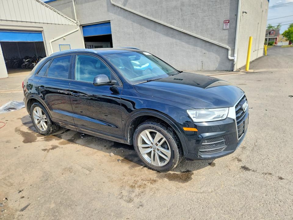 57118146 :رقم المزاد ، WA1ECCFS7HR009917 vin ، 2017 Audi Q3 مزاد بيع