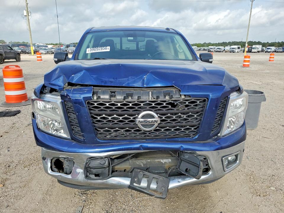 59092856 :رقم المزاد ، 1N6AA1E6XKN530483 vin ، 2019 Nissan Titan مزاد بيع