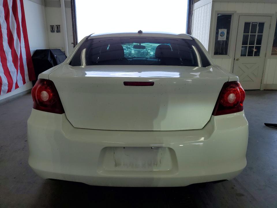 57414646 :رقم المزاد ، 1B3BD1FB3BN557326 vin ، 2011 Dodge Avenger مزاد بيع