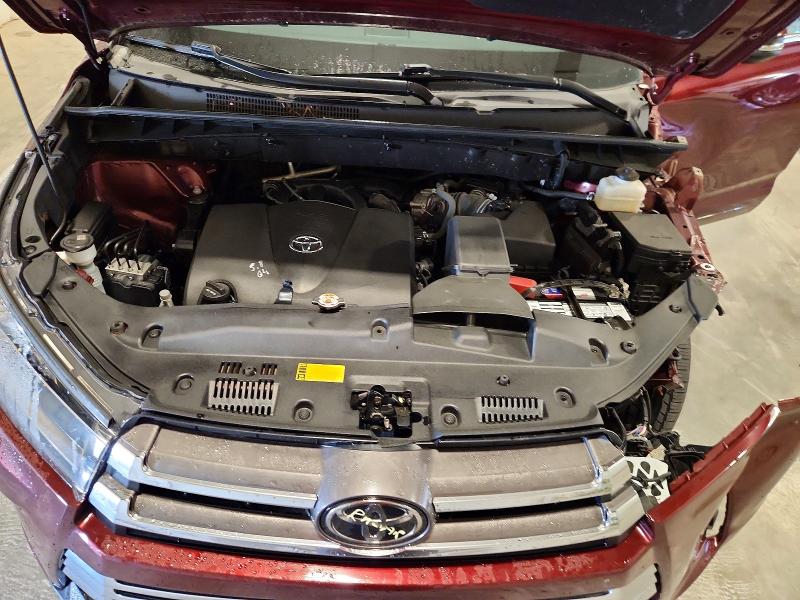54600126 :رقم المزاد ، 5TDDZRFH3JS492188 vin ، 2018 Toyota Highlander مزاد بيع