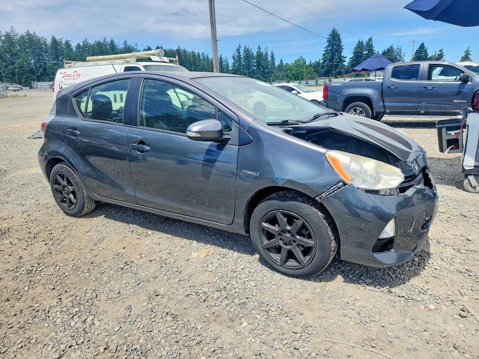 57649226 :رقم المزاد ، JTDKDTB38D1054524 vin ، 2013 Toyota Prius C مزاد بيع