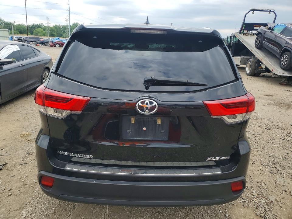 56349756 :رقم المزاد ، 5TDJZRFH1HS460322 vin ، 2017 Toyota Highlander مزاد بيع