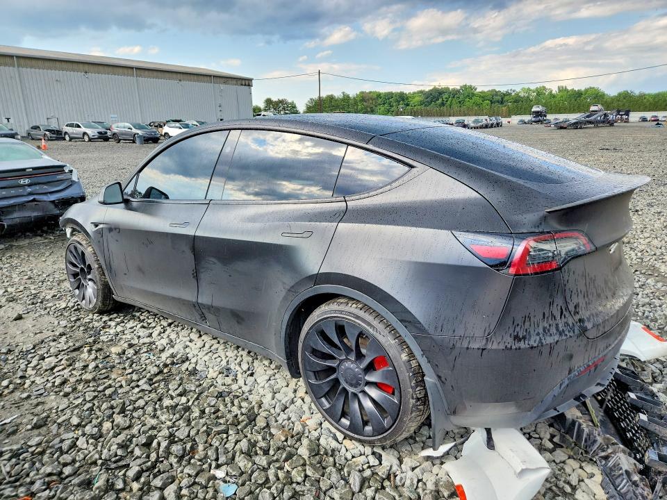 57691236 :رقم المزاد ، 7SAYGDEF8PF806850 vin ، 2023 Tesla Model Y مزاد بيع