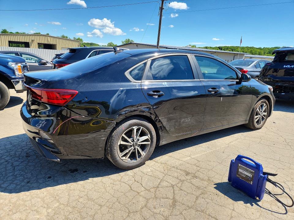 2022 Kia Forte მანქანა იყიდება აუქციონზე, vin: 3KPF24AD3NE465593, აუქციონის ნომერი: 57675336