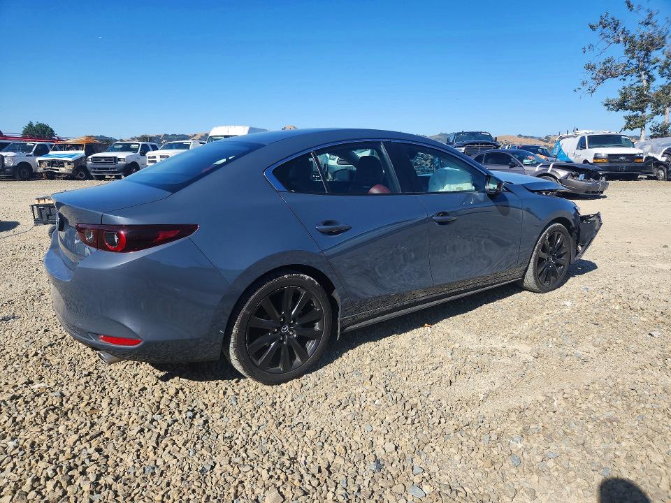 55642566 :رقم المزاد ، 3MZBPBCM3RM411253 vin ، 2024 Mazda 3 مزاد بيع