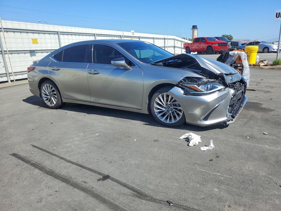 55789646 :رقم المزاد ، 58AB21B14KU004230 vin ، 2019 Lexus Es مزاد بيع