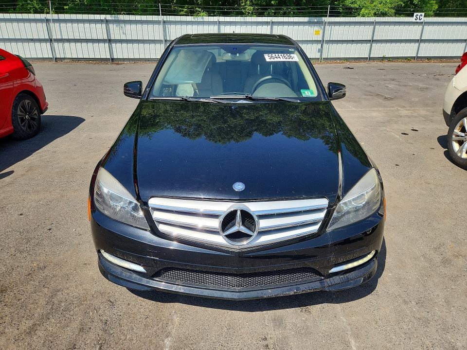 56441636 :رقم المزاد ، WDDGF8BB4BR150370 vin ، 2011 Mercedes-benz C مزاد بيع