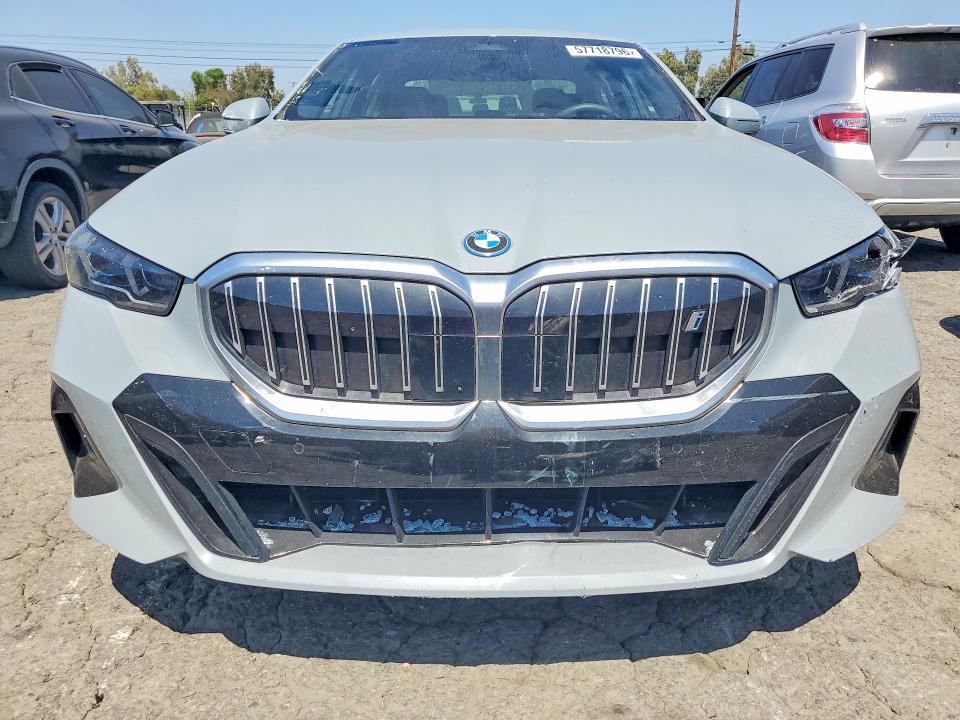 57718796 :رقم المزاد ، WBY33FK04RCR16825 vin ، 2024 Bmw I5 مزاد بيع