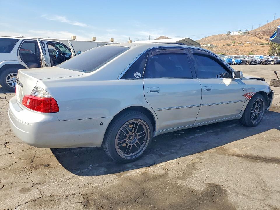 56218696 :رقم المزاد ، 4T1BF28B33U323993 vin ، 2003 Toyota Avalon مزاد بيع