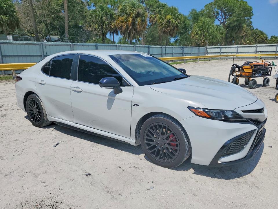 2022 Toyota Camry მანქანა იყიდება აუქციონზე, vin: 4T1G11AK8NU043997, აუქციონის ნომერი: 57268916