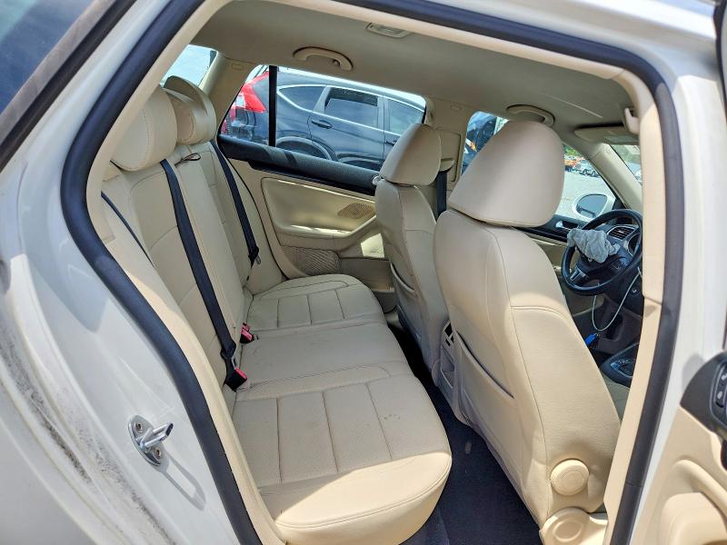 57496936 :رقم المزاد ، 3VWPZ7AJ0BM605122 vin ، 2011 Volkswagen Jetta مزاد بيع