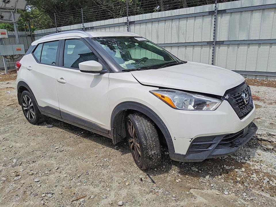56330536 :رقم المزاد ، 3N1CP5CV8LL555401 vin ، 2020 Nissan Kicks مزاد بيع