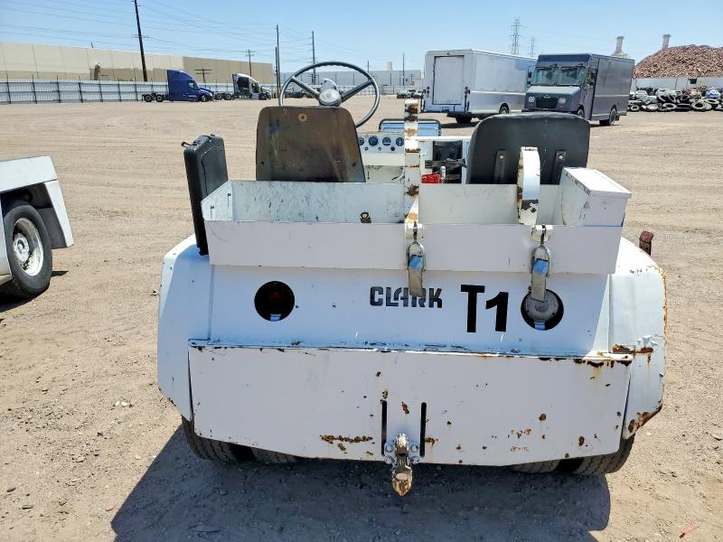 56290126 :رقم المزاد ، CTAE874440879 vin ، 2001 Clark Equipment Airplane Towng Tractor مزاد بيع