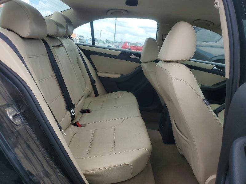56241726 :رقم المزاد ، 3VWBP7AJ4CM110987 vin ، 2012 Volkswagen Jetta مزاد بيع