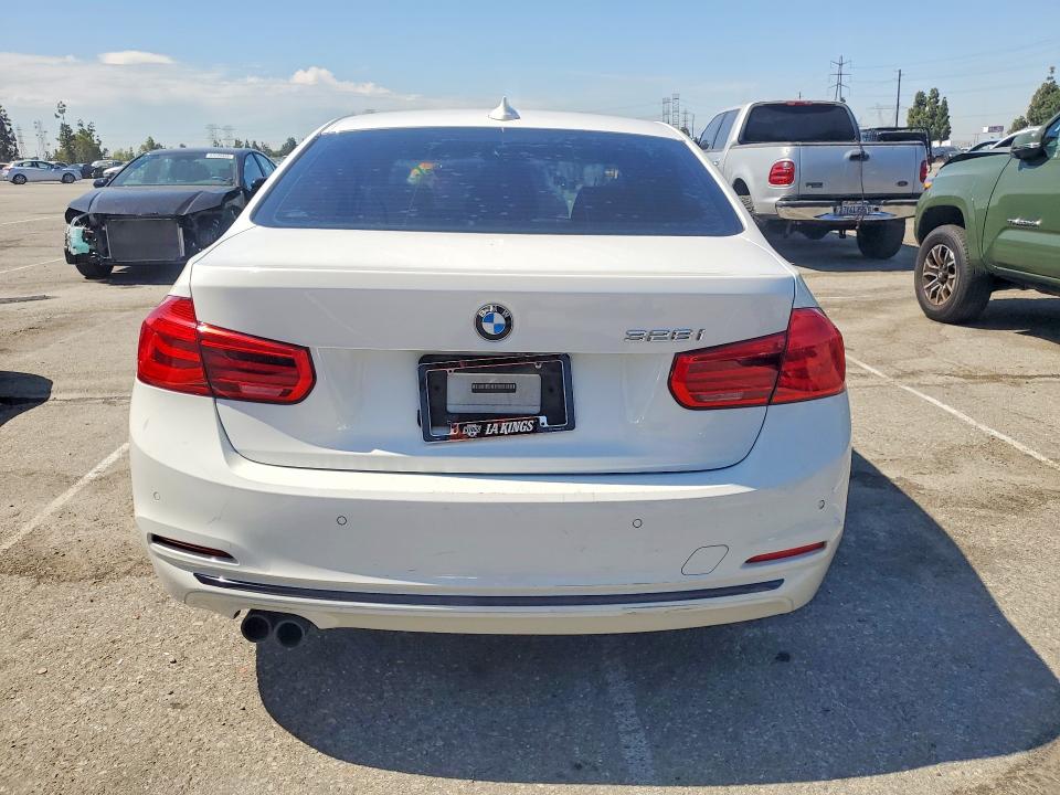 2016 Bmw 328 მანქანა იყიდება აუქციონზე, vin: WBA8E9G50GNT47526, აუქციონის ნომერი: 57253796