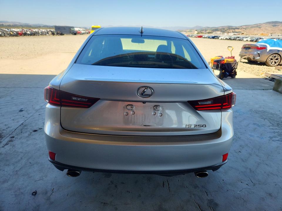 56171116 :رقم المزاد ، JTHBF1D22F5050661 vin ، 2015 Lexus Is مزاد بيع