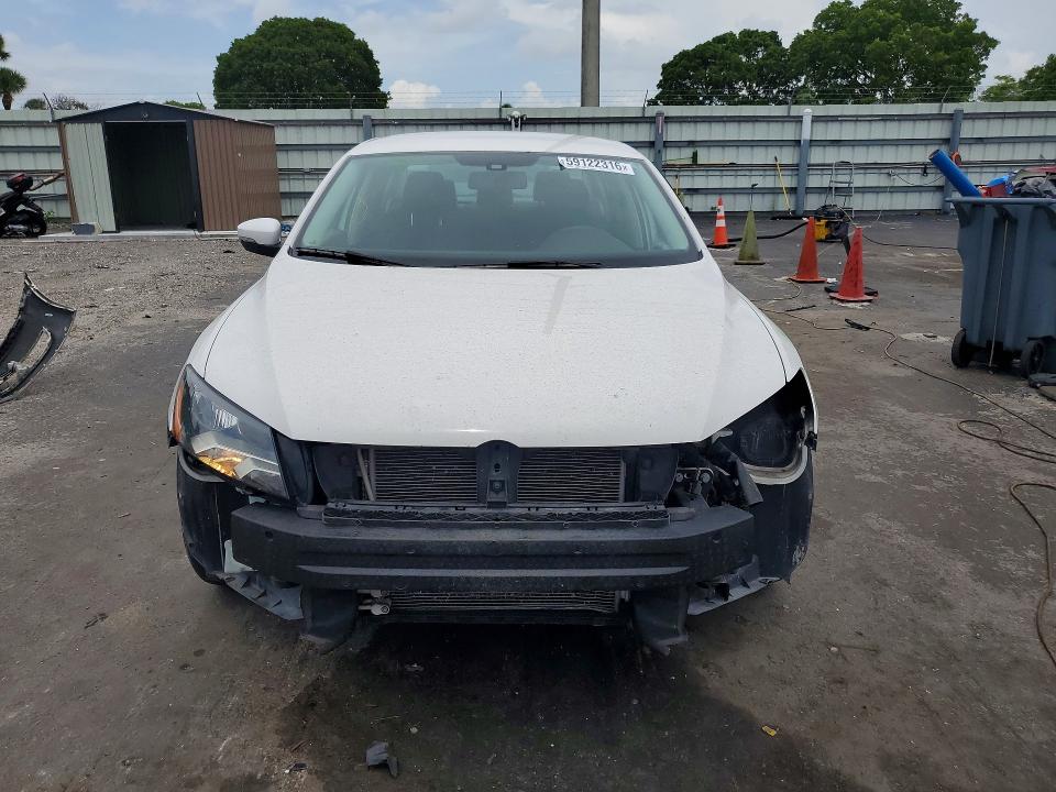 Продажа на аукционе авто 2015 Volkswagen Passat, vin: 1VWAT7A30FC052312, номер лота: 59122316