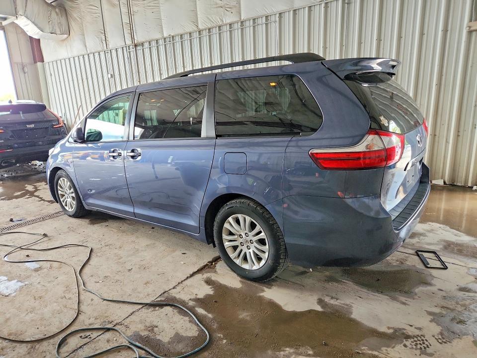 2015 Toyota Sienna მანქანა იყიდება აუქციონზე, vin: 5TDYK3DC9FS599490, აუქციონის ნომერი: 58578556