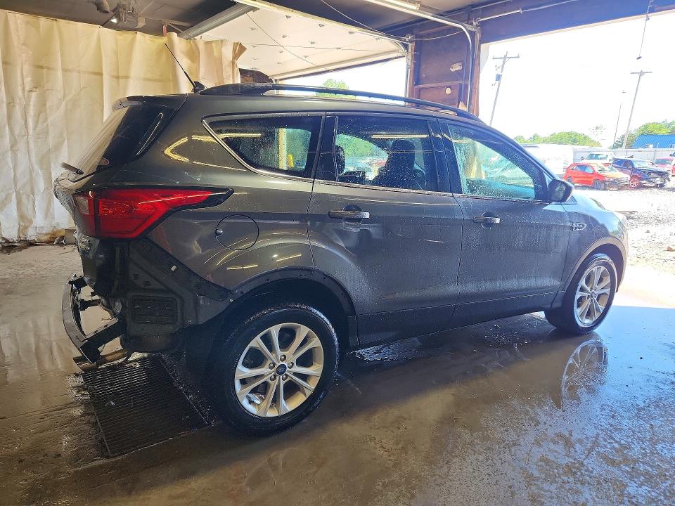 Продаж на аукціоні авто 2019 Ford Escape, vin: 1FMCU9HD0KUB98910, номер лоту: 56365276