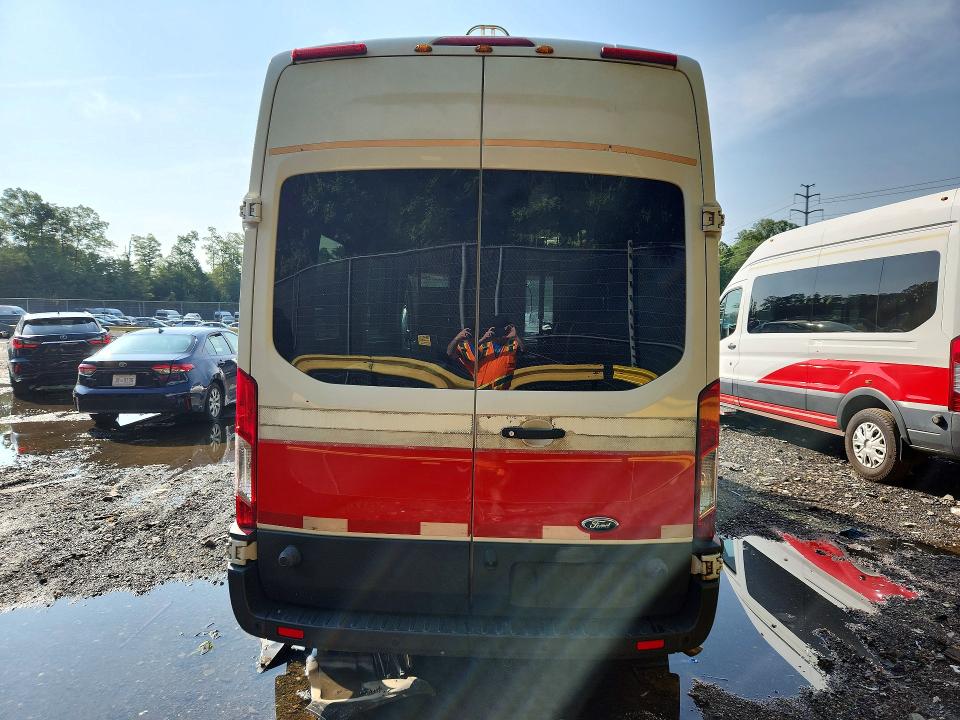 56372096 :رقم المزاد ، 1FTBW2XMXHKB48832 vin ، 2017 Ford Transit مزاد بيع