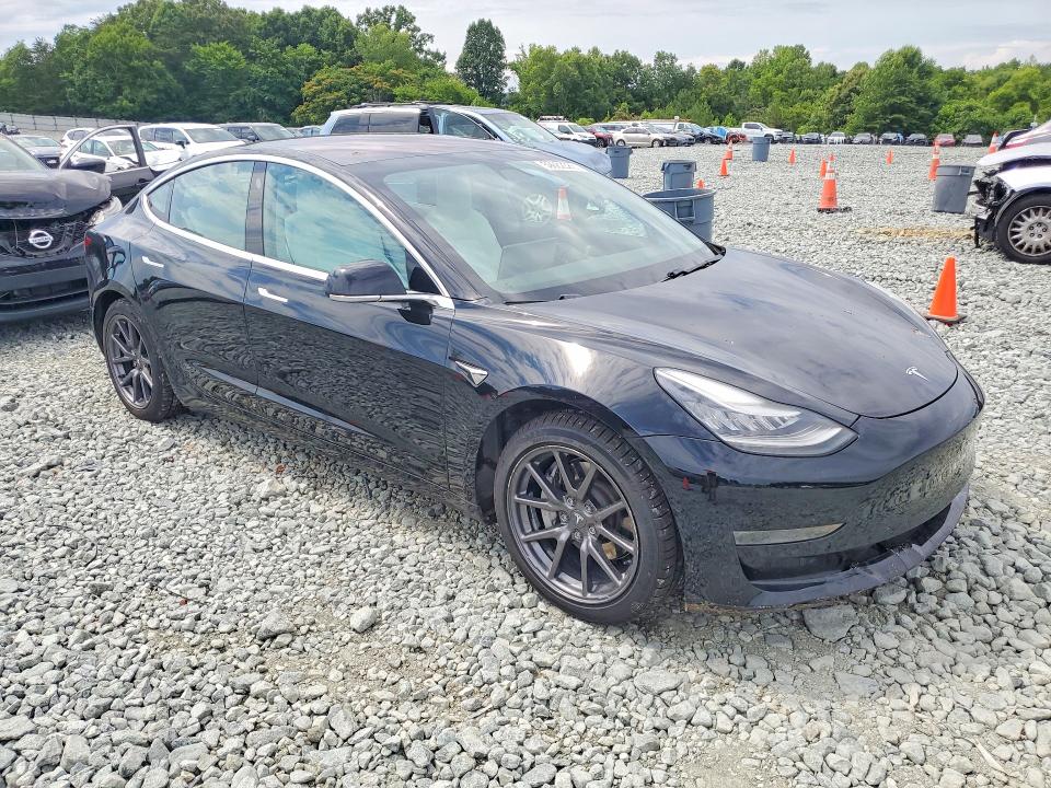59082386 :رقم المزاد ، 5YJ3E1EB9JF170066 vin ، 2018 Tesla Model 3 مزاد بيع