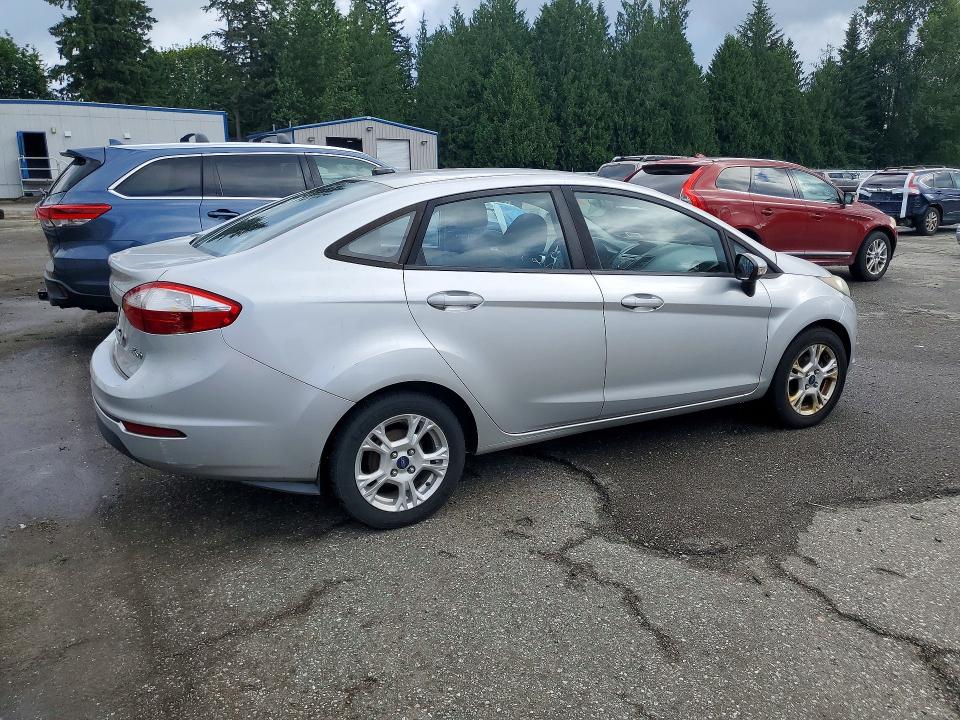 57082826 :رقم المزاد ، 3FADP4BJ7FM196007 vin ، 2015 Ford Fiesta مزاد بيع