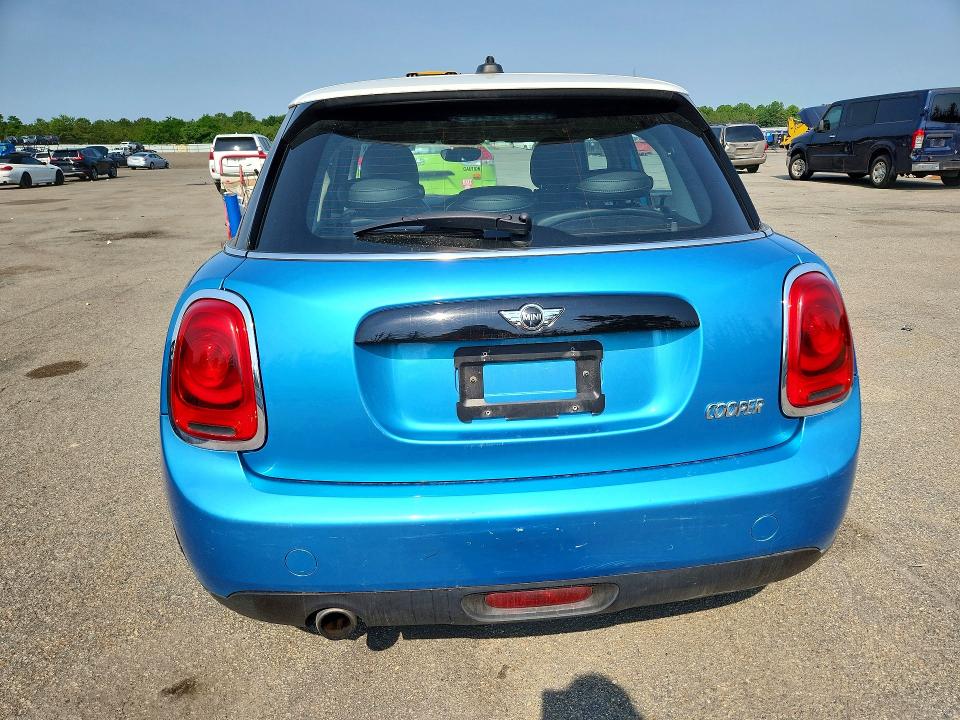 2016 Mini Cooper მანქანა იყიდება აუქციონზე, vin: WMWXU1C58G2D09701, აუქციონის ნომერი: 58545086