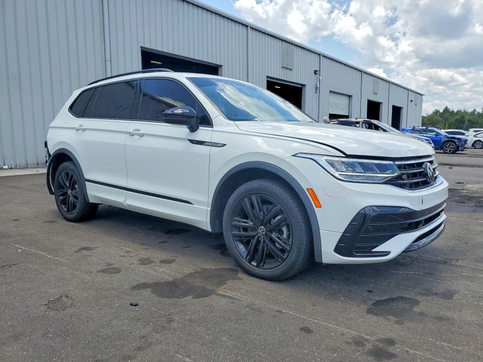 58924986 :رقم المزاد ، 3VVCB7AX9NM040739 vin ، 2022 Volkswagen Tiguan مزاد بيع