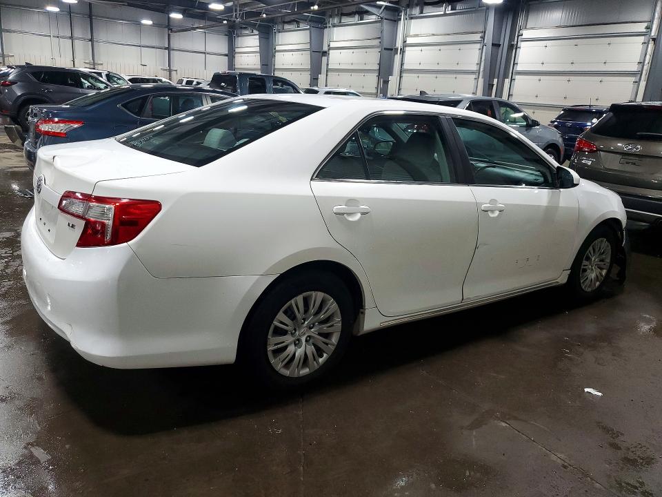 2014 Toyota Camry მანქანა იყიდება აუქციონზე, vin: 4T4BF1FK9ER348600, აუქციონის ნომერი: 55610686