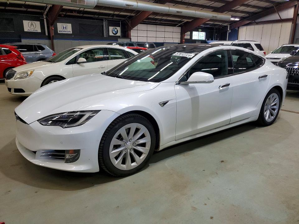 2018 Tesla Model S მანქანა იყიდება აუქციონზე, vin: 5YJSA1E25JF244333, აუქციონის ნომერი: 57812726