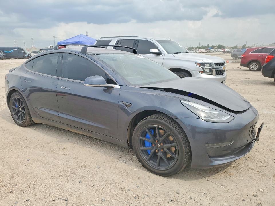57335836 :رقم المزاد ، 5YJ3E1EA6JF018799 vin ، 2018 Tesla Model 3 مزاد بيع