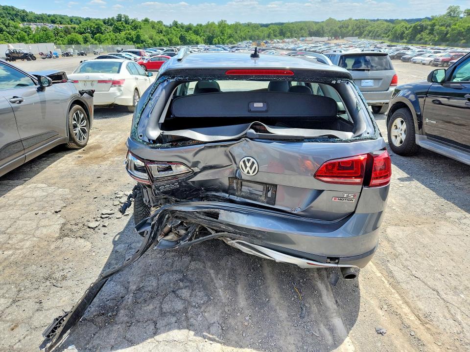 57669106 :رقم المزاد ، 3VWH17AU2HM531829 vin ، 2017 Volkswagen Golf مزاد بيع