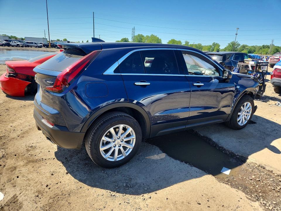 55602586 :رقم المزاد ، 1GYAZAR49NF137944 vin ، 2022 Cadillac Xt4 مزاد بيع