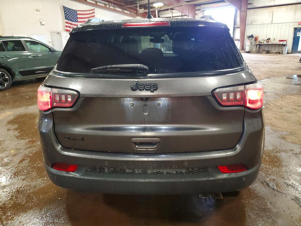 56673776 :رقم المزاد ، 3C4NJDBB0KT690170 vin ، 2019 Jeep Compass مزاد بيع