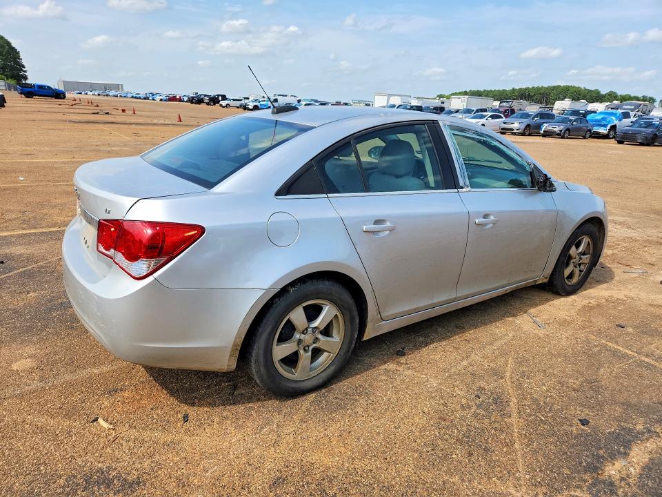 57652756 :رقم المزاد ، 1G1PE5SB3G7175669 vin ، 2016 Chevrolet Cruze مزاد بيع